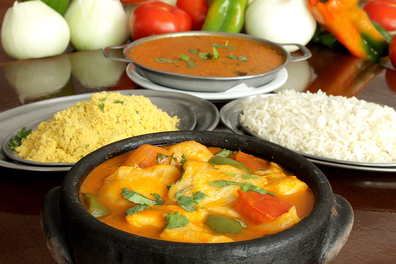 Moqueca de Peixe com Leite de Coco e Dendê